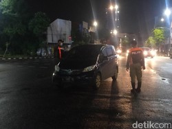 PPKM Disebut Tak Efektif, Surabaya Bikin Kawasan Physical Distancing