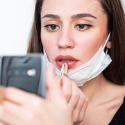 Make Up Ngantor yang Simpel di New Normal, Hanya Perlu 15 Menit Saja!