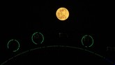 FOTO: Bulan Purnama Terakhir 2020 di Berbagai Belahan Dunia Bulan purnama yang tampak di penghujung Desember disebut Bulan Dingin (Cold Moon). Berikut penampakannya di berbagai belahan dunia.