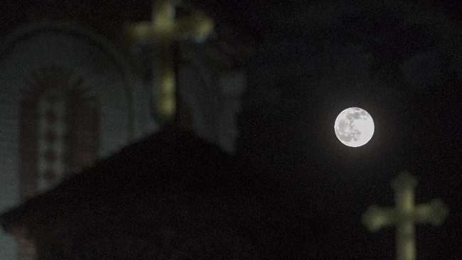 Minggu ini, langit malam bakal dihiasi fenomena bulan purnama terakhir 2024 yang dikenal sebagai Cold Moon atau Bulan Dingin. Catat jadwalnya.