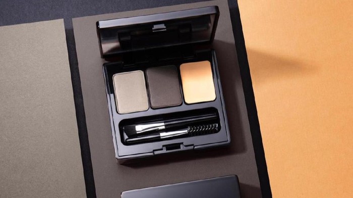 Rekomendasi Eyebrow Kit Lokal Paling Cocok untuk Travelling