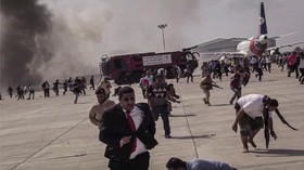FOTO: Serangan Rudal Hantam Bandara Yaman, 26 Tewas