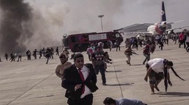 FOTO: Serangan Rudal Hantam Bandara Yaman, 26 Tewas