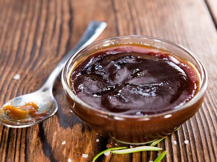 Simpan Buat Tahun Baru! 5 Resep Bumbu Bakar Sosis Enak Gurih Juicy