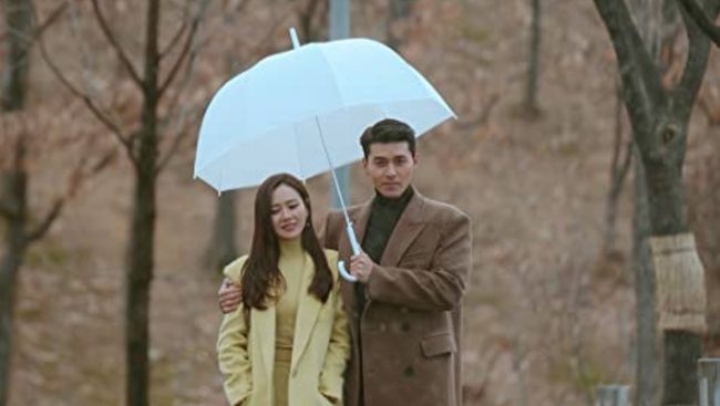 Hyun Bin dan Son Ye-jin menuliskan surat bagi penggemarnya terkait rencana pernikahan mereka.