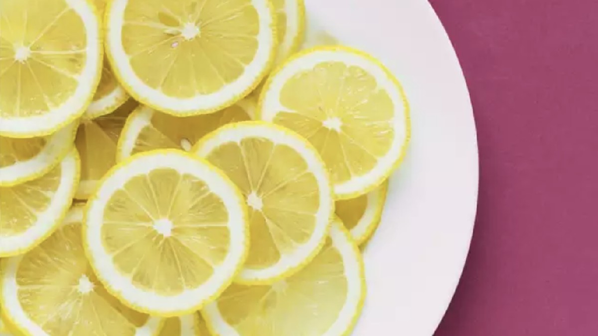 8 Manfaat Mengejutkan Minum Air Lemon Menurut Ahli Gizi