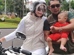 Ridwan Kamil Motoran Pakai Helm Rambut Tetap Klimis, Kok Bisa?