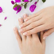 Lebih Menarik Dibanding Manikur Biasa, Ini Cara Untuk Membentuk Kuku Tangan!