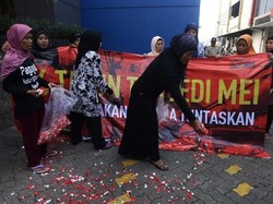 Misteri Aroma Daging Terbakar di Area Pertokoan Klender