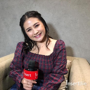 Unggah Potret Saat Masih Bayi, Prilly Latuconsina Jadi Sorotan