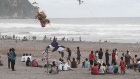 Banyak Warga Luar Daerah Berwisata ke Yogya, Terutama Pantai