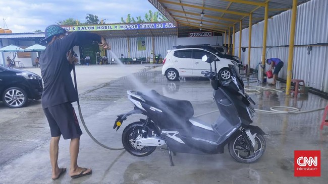 Memasuki musim hujan, sepeda motor harus mendapat perhatian lebih terutama pada bagian-bagian yang cepat rusak.