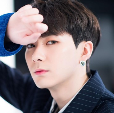 Aron Putuskan Vakum, NU'EST Tetap Lakukan Promosi dengan 4 Member