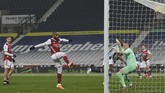 FOTO: Menggila, Arsenal Gilas West Brom Mesin Arsenal tengah panas, usai dua kali menang beruntun kini The Gunners tampil menggila kala menggilas West Bromwich 4-0.