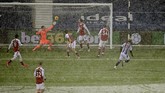 FOTO: Menggila, Arsenal Gilas West Brom Mesin Arsenal tengah panas, usai dua kali menang beruntun kini The Gunners tampil menggila kala menggilas West Bromwich 4-0.