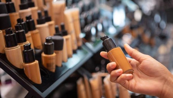 Ini Dia 3 Serum Foundation Tahan Lama yang Nyaman Dipakai Seharian!
