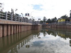 Kadis PU Sebut 280.000 Meter Kubik Air Masih Genangi Bandung