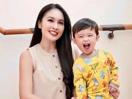Telinga Anak Sandra Dewi Tergunting Saat Potong Rambut, Darah Ngalir Deras