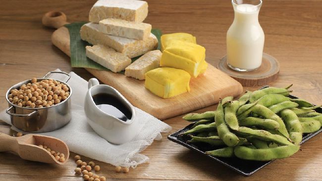 Sebaiknya konsumsi makanan dengan nutrisi pendukung tulang seperti, kalsium, vitamin D, K, C, magnesium, dan asam lemak omega 3. Apa saja?