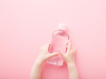 Bukan cuma Bayi, Baby Oil juga Bisa Percantik Kulit Bunda