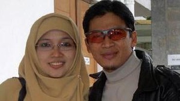 img-title Aa Gym Resmi Gugat Cerai Teh Ninih