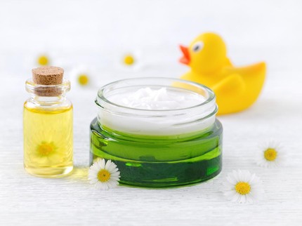 3 Minyak Aromaterapi yang Aman untuk Bayi dan Cara Pemakaiannya