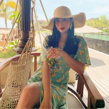 Balasan Menohok Bunga Zainal Saat Dicibir Pakai Baju yang Itu-itu Saja