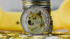 Mayoritas Kripto Rebound, Dogecoin yang Paling Moncer