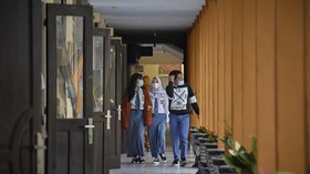 Polemik Seragam Beratribut Agama dan Ultimatum 30 Hari Nadiem