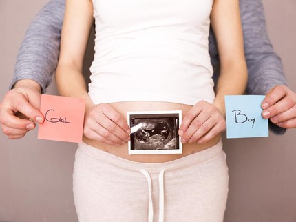 Benarkah Janin Aktif di Kanan Tunjukkan Si Kecil adalah Bayi Laki-laki?