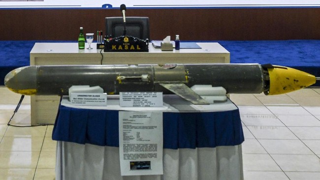 Pengawasan kapal-kapal riset ataupun kapal asing yang melintas di perairan Indonesia bakal diperketat menyusul temuan seaglider di perairan Selayar.