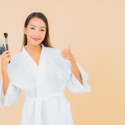 Makeup Habis? Ini Tips Memanfaatkan Makeup yang Kamu Punya