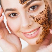 Kafein dalam Skincare Bagus untuk Hilangkan Kulit Kusam? Ini Lho Faktanya!