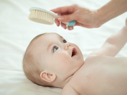 Rambut Bayi Tak Kunjung Tumbuh, Kapan Bunda Harus Khawatir?