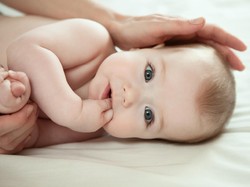 99 Nama Bayi Laki-laki 3 Kata Islami dan Artinya
