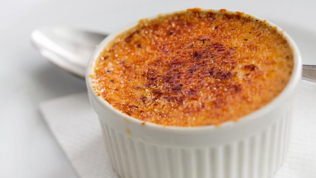 Brulee kini jadi bahan makanan yang ramai jadi perbincangan. Berbagai makanan menambahkan brulee sebagai pelengkap seperti spaghetti dan juga bitterballen.