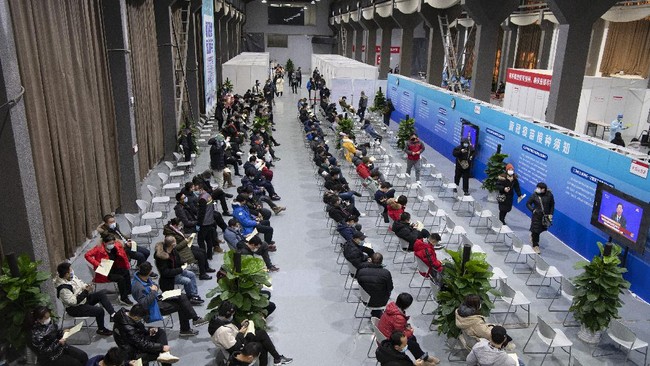 China sejauh ini telah memberikan lebih dari 2,11 miliar dosis vaksin Covid-19 kepada masyarakat.
