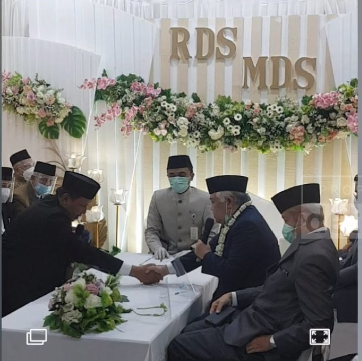 <p>Menurut informasi yang diperoleh, mas kawin yang digunakan ialah uang sebesar Rp3.012.021 dan emas 4.8 gram, Bunda. (Foto: 20Detik)</p>