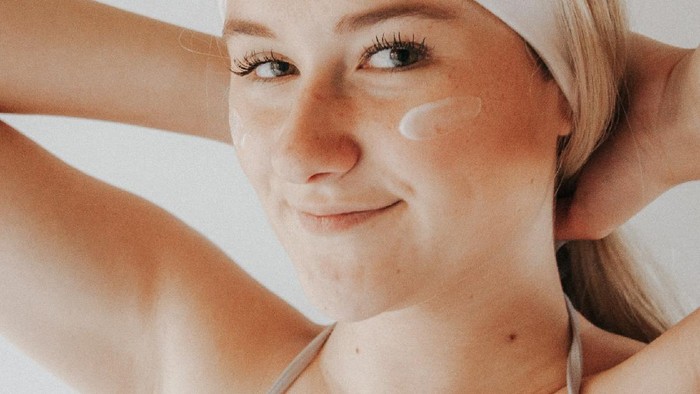 Inilah 5 Fakta Skincare dengan Kandungan Emas! Yay or Nay Untuk Kulit?