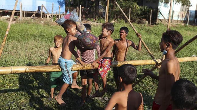 FOTO: Perayaan HUT Kemerdekaan Myanmar di Tengah Pandemi