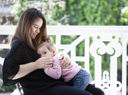 Gen Z yang Dikenal Open Minded, Ternyata Tak Nyaman Lihat Ibu Menyusui di Tempat Umum