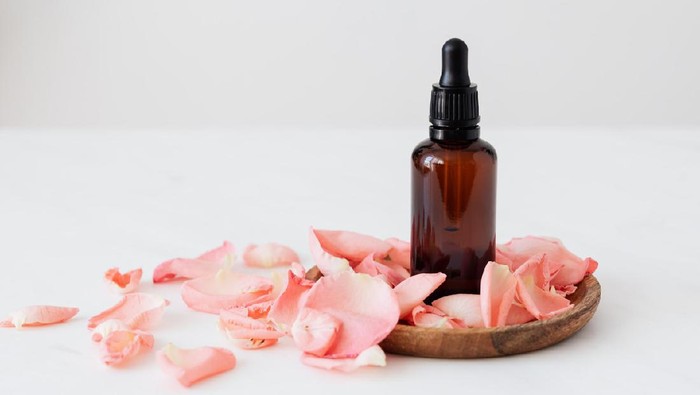 Meratakan Warna Kulit Hingga Mengatasi Bekas Jerawat, Ini Manfaat Tranexamic Acid dalam Skincare Meratakan Warna Kulit Hingga Mengatasi Bekas Jerawat, Ini Manfaat Tranexamic Acid dalam Skincare