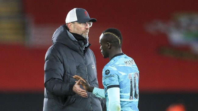 Pelatih Liverpool Jurgen Klopp menyinggung Manchester United yang lebih mudah mendapatkan penalti dibandingkan 'The Reds'.