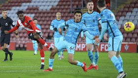 Kunci Liverpool Juara Liga Inggris: Beli Bek Tengah Baru