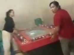 Geram Emak-emak Medan Hancurkan Tempat Judi Tembak Ikan