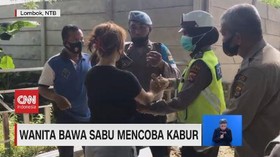 VIDEO: Wanita Bawa Sabu Mencoba Kabur dari Polisi