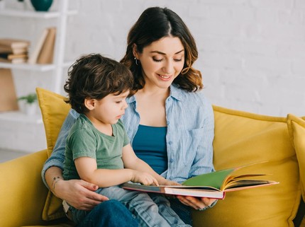 7 Cara Mengenalkan Huruf untuk Mengajari Anak Belajar Membaca dengan Fun