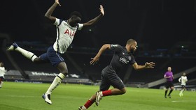 Elkan Baggott Dilirik MU, Tottenham ke Final Piala Liga