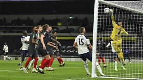 Pemain 16 Tahun Tottenham Cetak Rekor Saat Kalahkan Marine