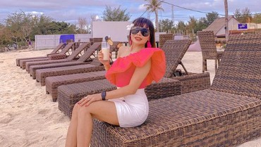 img-title Eva Belisima Istri Kedua Kiwil Ternyata Belum Mualaf?
